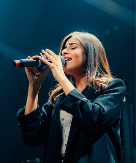Обложка артиста Hansika Pareek