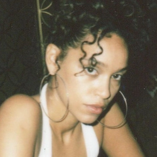 Обложка артиста Izzy Bizu