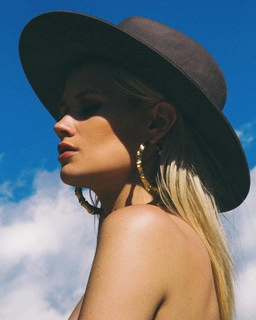 Обложка артиста Lauren Bennett