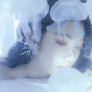 Обложка артиста HUH YUNJIN
